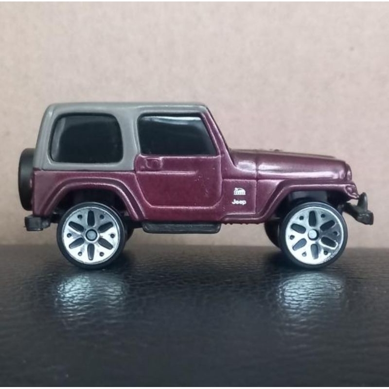 maisto jeep wrangler sahara 1/64 loose diecast (t)