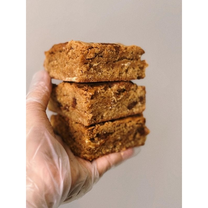 

White Chocolate Lotus Biscoff Brownie