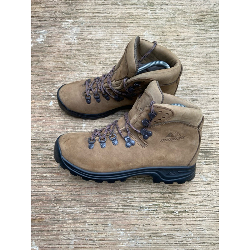 sepatu gunung second montrail