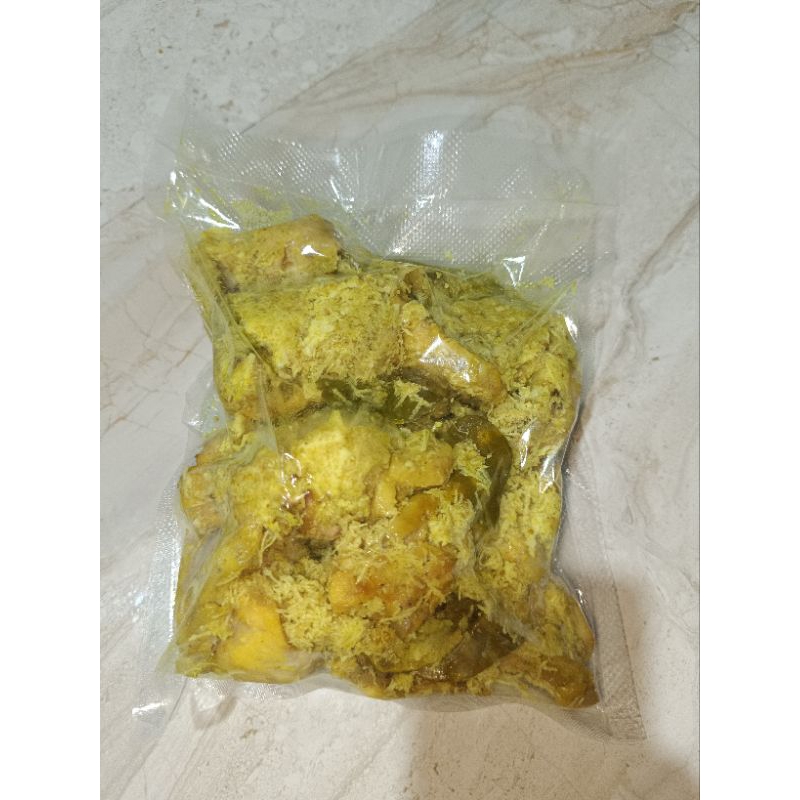 

1 ekor ayam ungkep serundeng kelapa (potong 4)