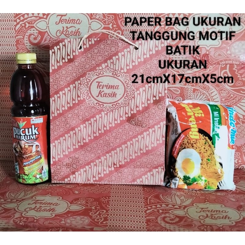 

(ISI 50PCS)PAPER BAG UKURAN TANGGUNG MOTIF BATIK 21CM X 17CM X 5CM