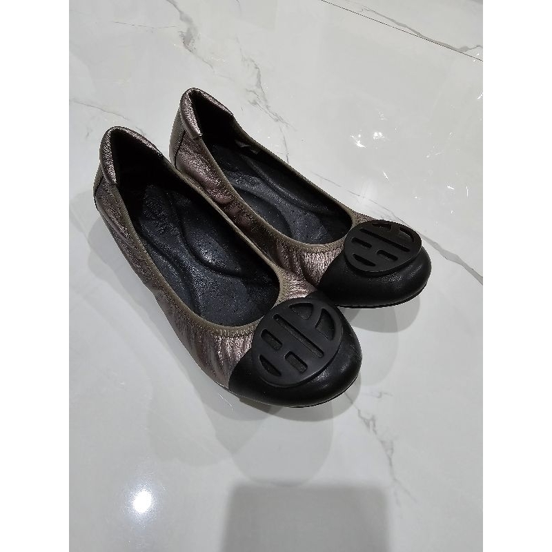 Flat shoes / Sepatu hush puppies [Preloved]