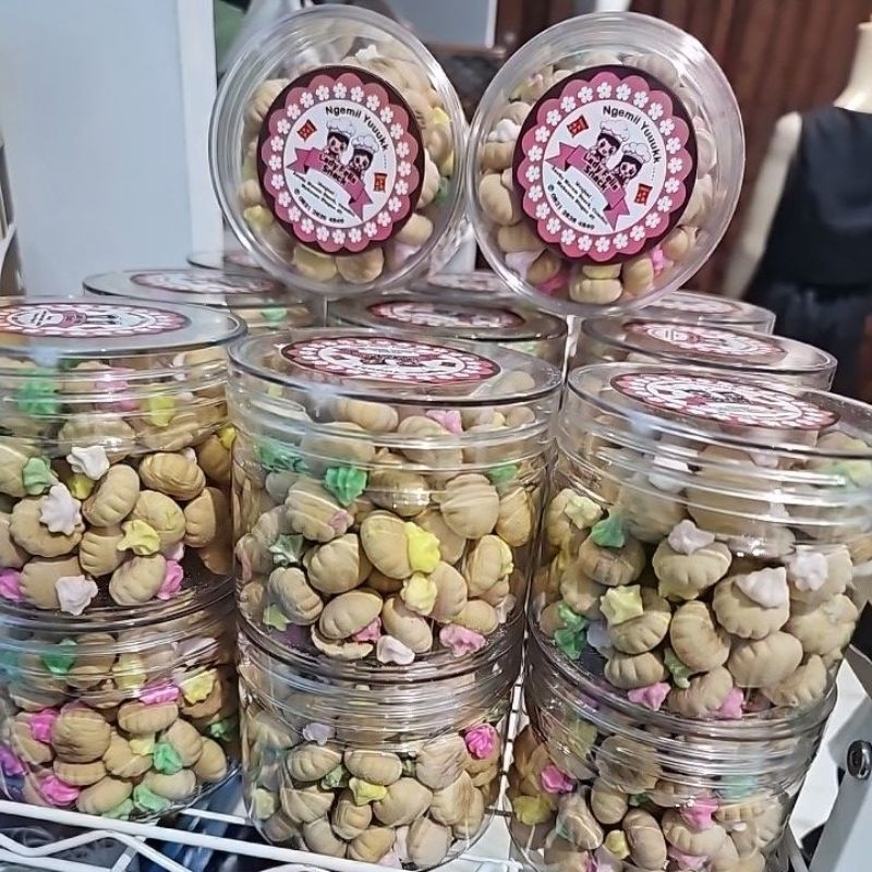 

CAMILAN LADY FELIS/KUE KANCING/GEM BUNGA