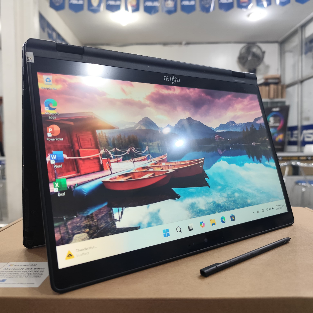 Fujitsu U939 i5 gen 8 RAM 8GB SSD 256GB Touchscreen Flip Super Slim Ringan Dual Camera Like New
