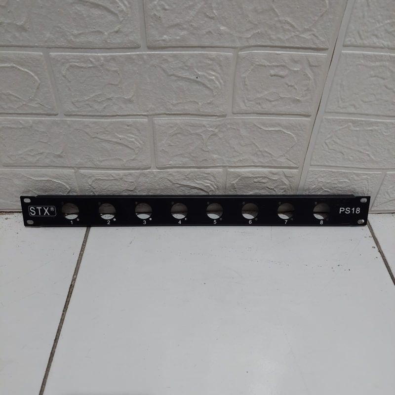 panel spikon isi 8 lubang merk STX PS18