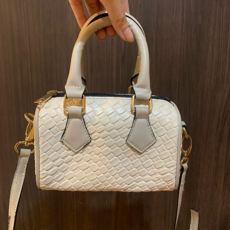 preloved andari room aru sling hand mini speedy bag in broken white