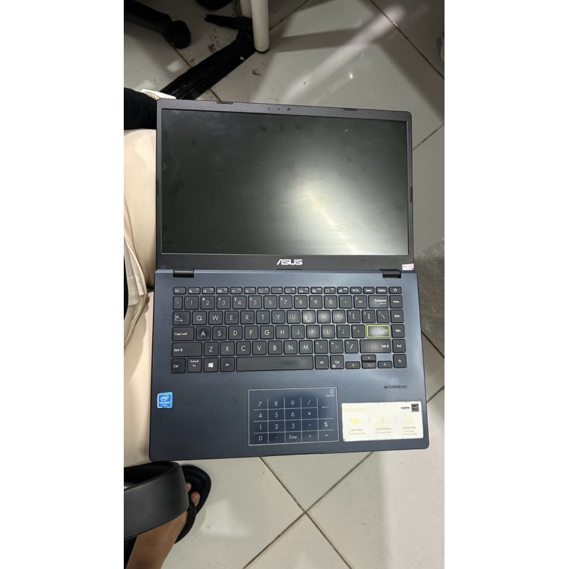 Asus VivoBook E410M, Celeron - N4020 Second ( Laptop pelajar / Karyawan / Kuliah )