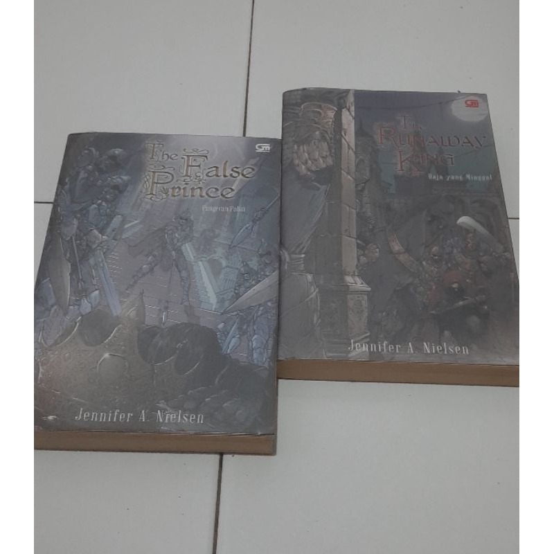 Novel Ori Original  Buku 1 dan 2 Seri Ascendance Trilogy The False Prince The Runaway King Jennifer 