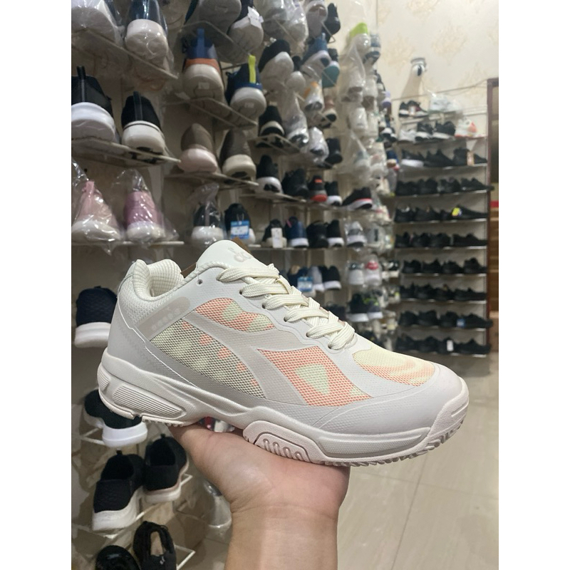 Sepatu Diadora AE tennis/badminton 36
