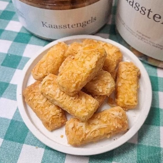 

Kaasstengels (Kue Keju) by Kalatu Delights