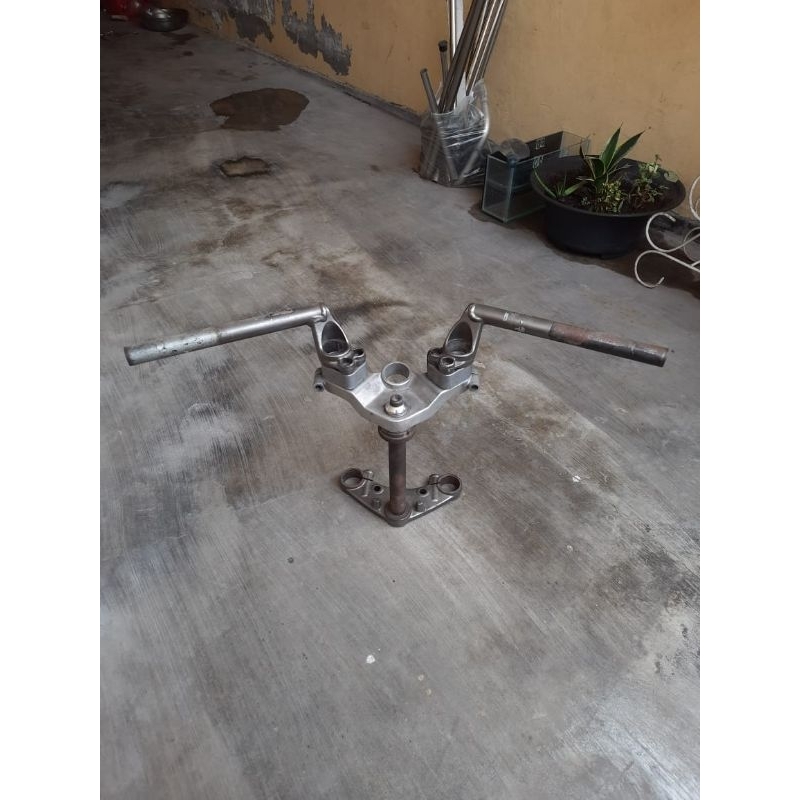 T Komstir Segitiga Atas Bawah Set Stir Stang Kawasaki Atlete Original Bekas Copotan Motor Second 2nd