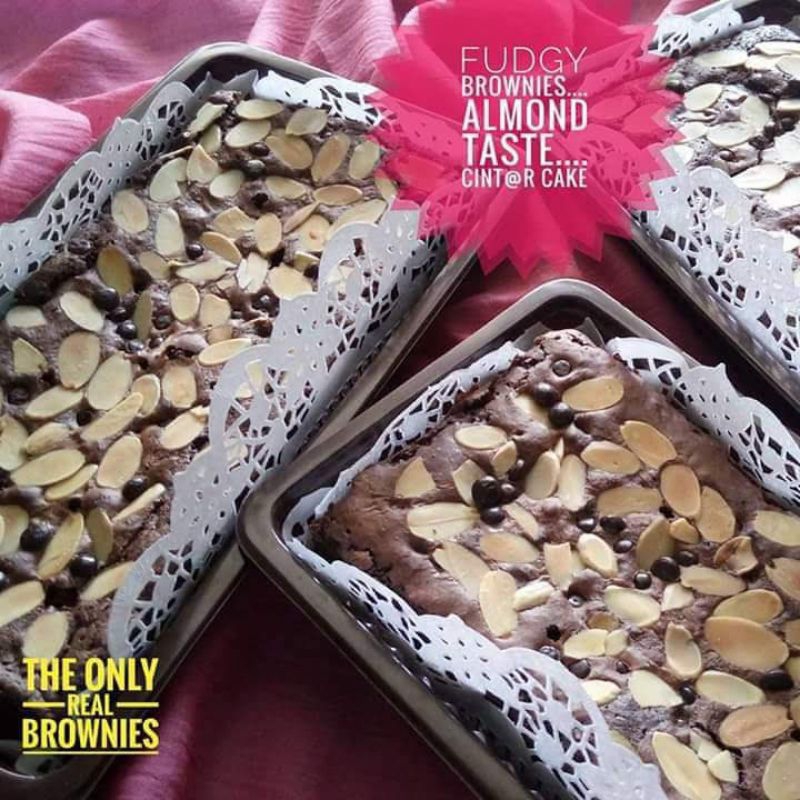 

Brownies Fudgy 20x10 almond Oreo beng-beng