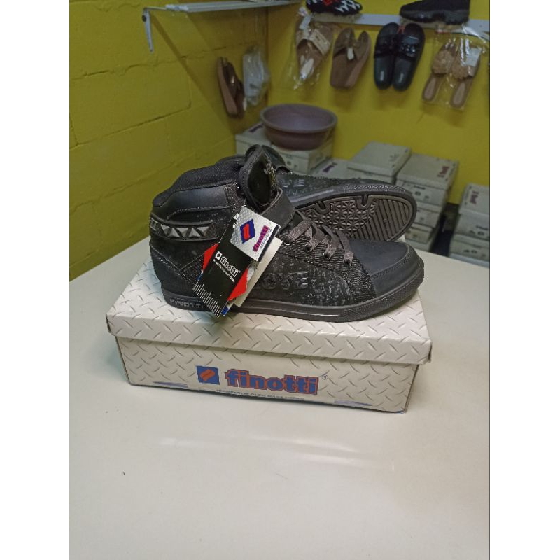 obral sepatu finotti/Sepatu sekolah/sepatu kasual