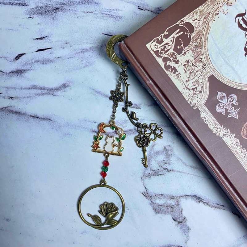 

BOOKMARK DARK VINTAGE VARIASI ROSE⋆.˚