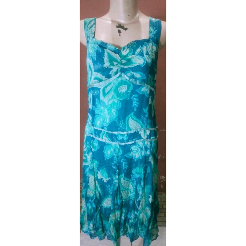 wedding dress second