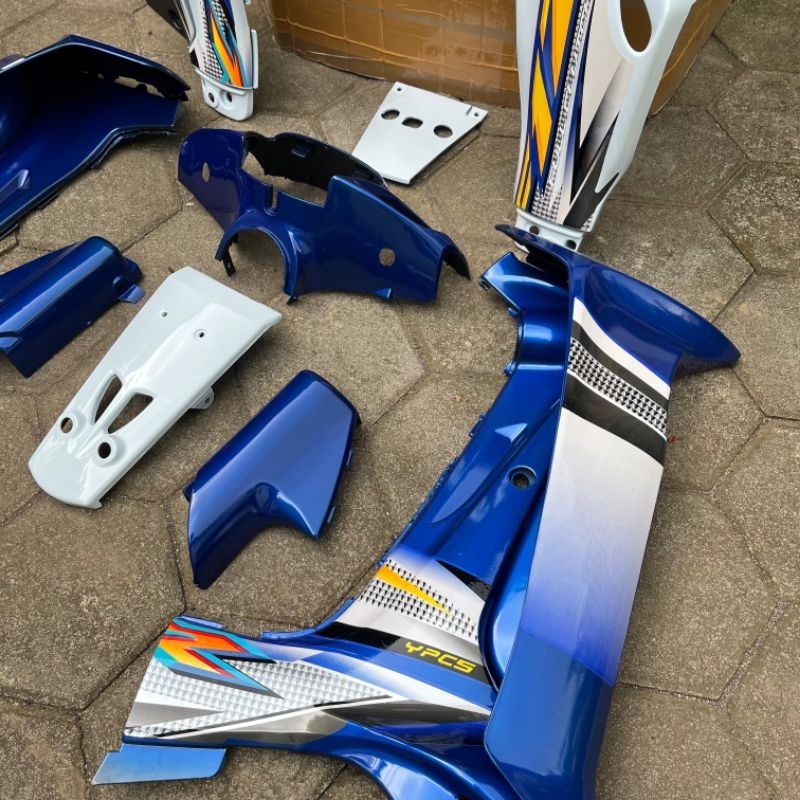 FULL BODY YAMAHA FIZ R/VEGA R LAMA SET STIKER WARNA PUTIH BIRU 2003