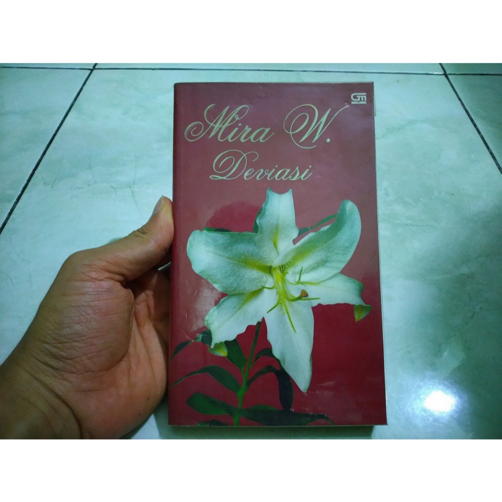 Novel Deviasi - Mira W - Gramedia
