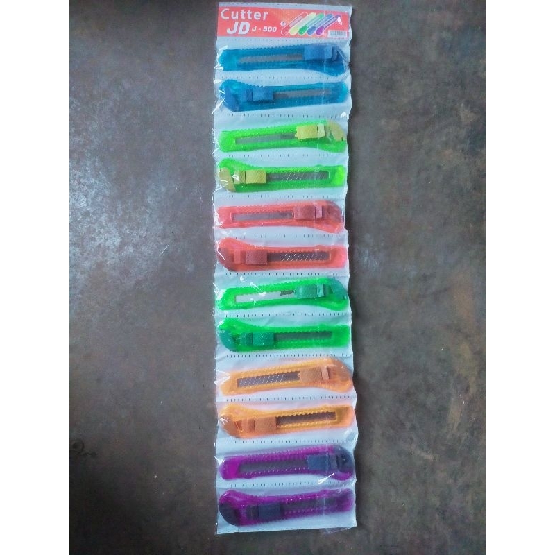 

12pcs pisau kater bening JENIA