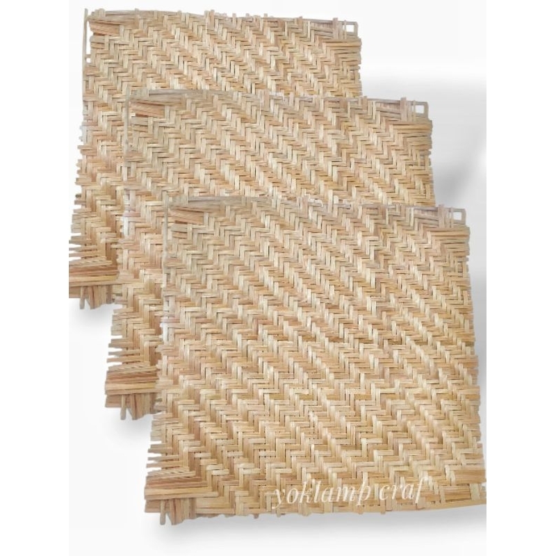 Anyaman Bambu Tugas Sekolah / Anyaman Bambu Langkah 3 / Anyaman Bambu alas foto