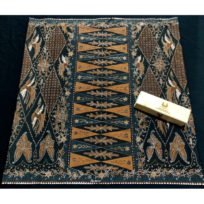 Sarung Batik LAR GURDA Full Tulis HITAM