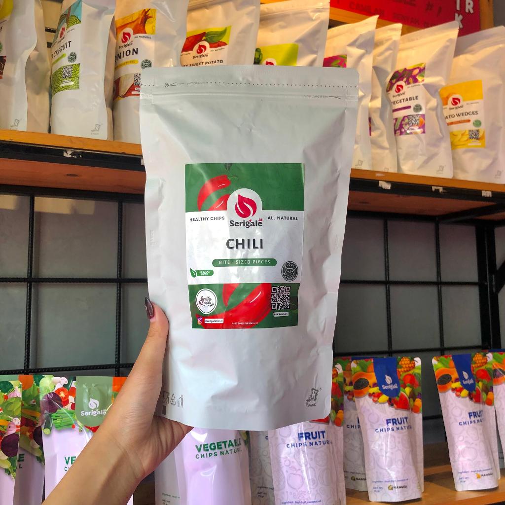 

SERIGALE Keripik Cabai Merah Besar Pedas Gurih Sayur Chips Natural Kemasan Ziplock 150 GR