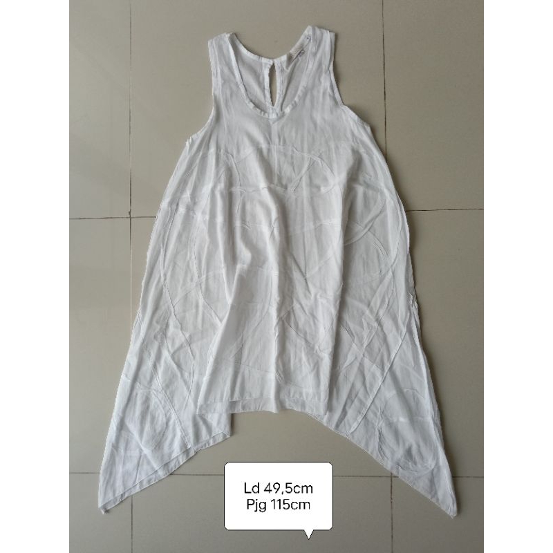[size M] Preloved White beach dress by juwita moon bali juwitamoon dress pantai putih tipis cantik k