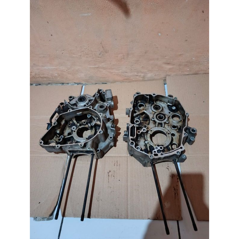 Crankcase Krengkes Kalter kanan kiri Supra X 125 Fi Supra X Helm in KYZ Original copotan Rengkes kan