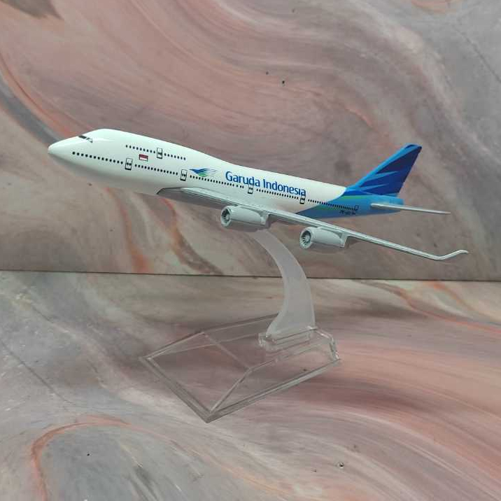Diecast Pesawat Garuda indonesia B-747