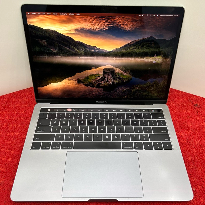 Macbook Pro 13 inch,2016 CTO Four Thunderbolt 3 Ports