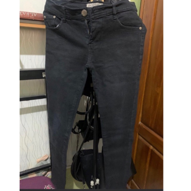 levis perempuan size 27/28
