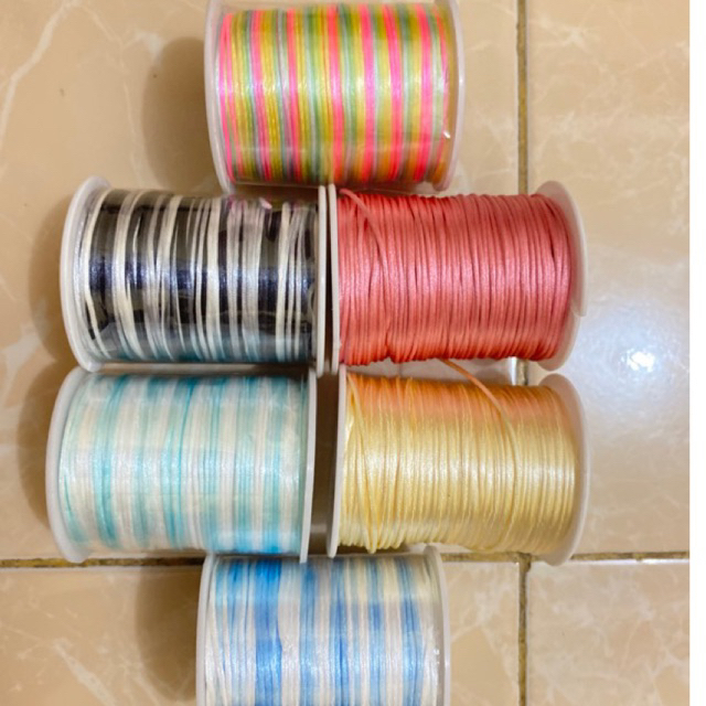 

Tali satin Cina Gradasi Warna 1mm (5M) 077