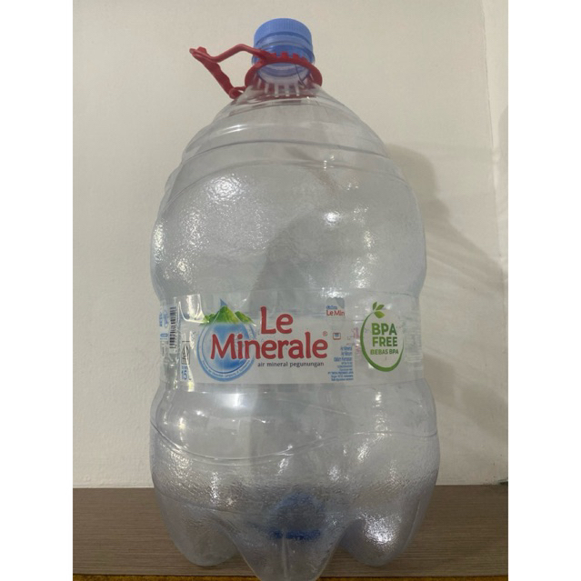 

Large Le Minerale 15L Empty Gallon,All comes with handle