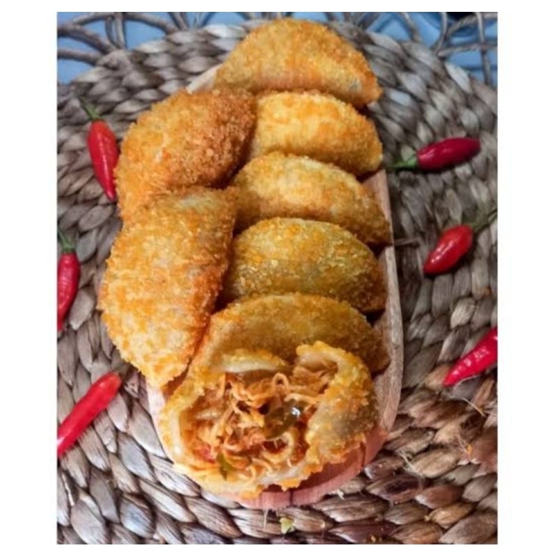 cireng isi ayam suwir crispy/cireng isi ayam suwir crispy