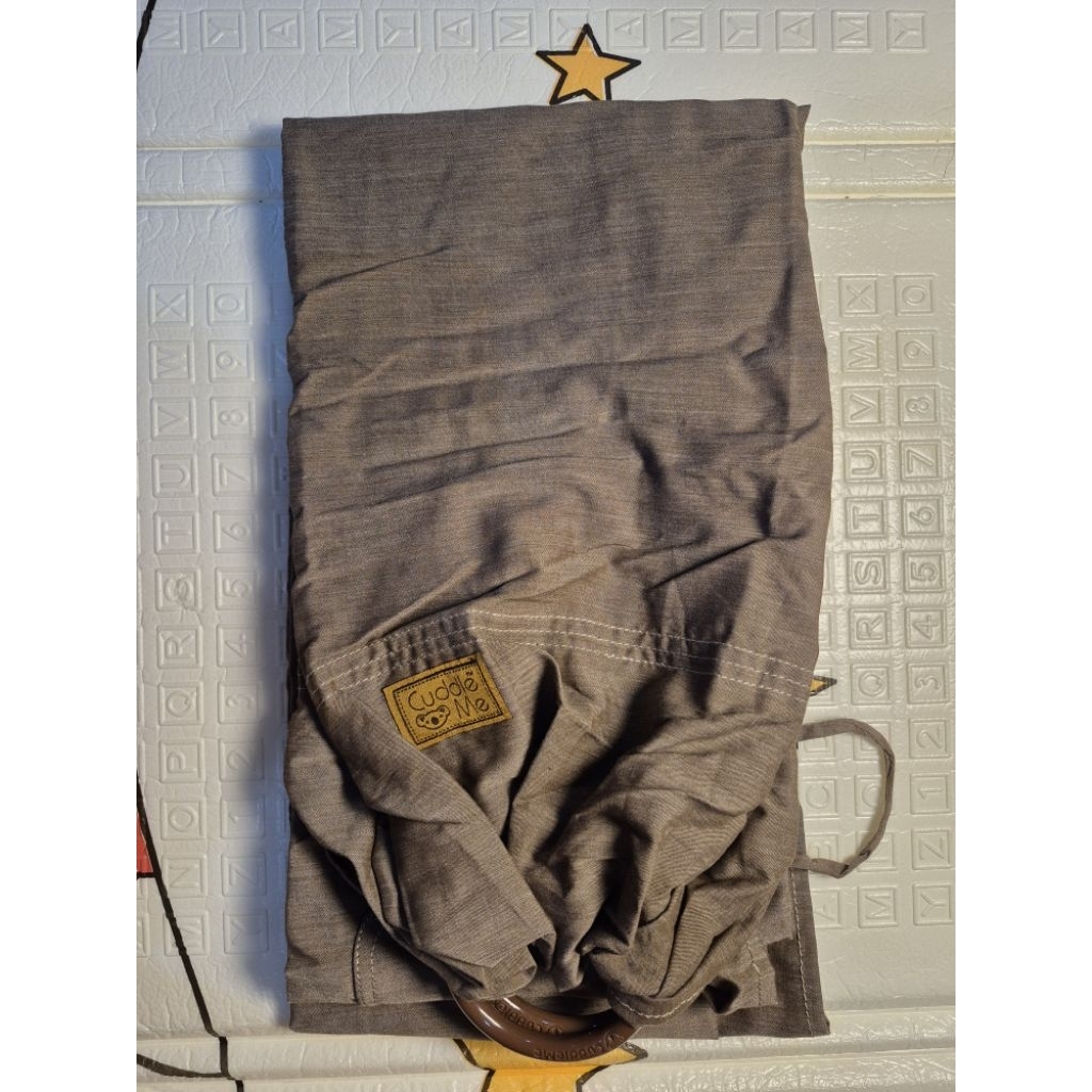 preloved cuddle me Ring Sling