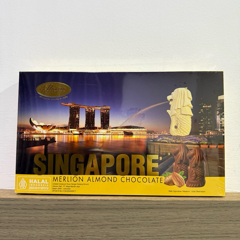 

RB Coklat ALESSIO 125Gram Milk Chocolate & 130Gram Almond Green Tea Cokelat Import