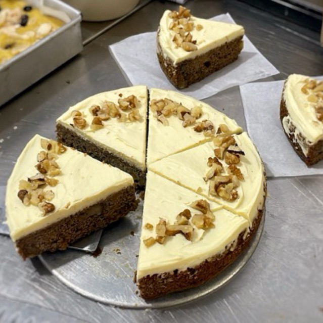 

GF Hummingbird Cake (Vegan Available)