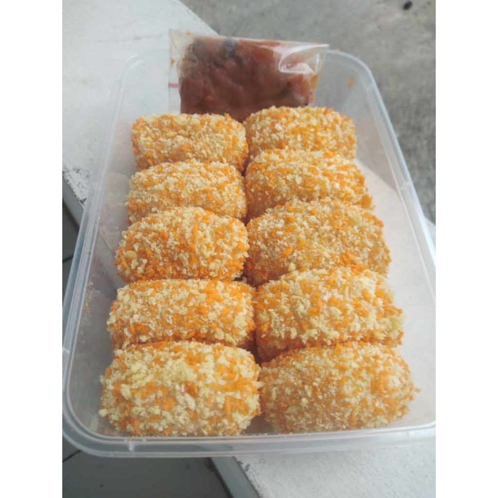 

Ulen Crispy / Isi ayam Suwir pedas/ Bumbu sambal Oncom