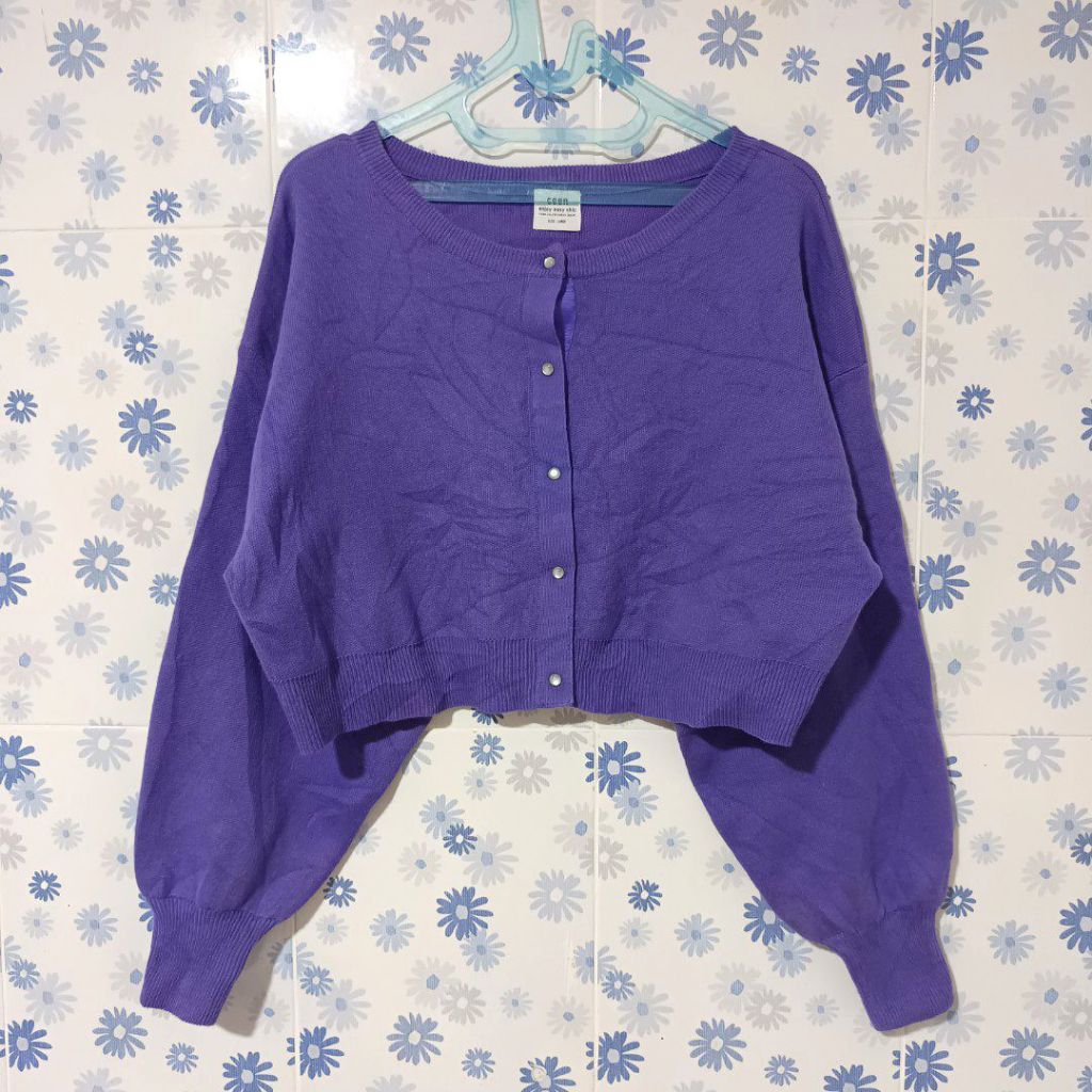 COEN KNIT SHORT CARDIGAN PUPRLE UNGU CROP LENGAN BALON KANCING MUTIARA UNIQLO GU ZARA
