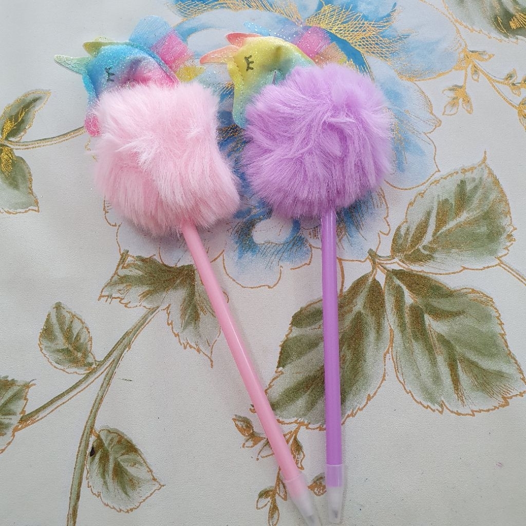 

pulpen unicorn pom bulu