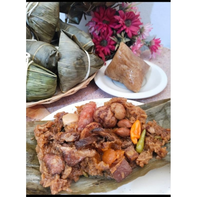 

Bacang/bakcang Babi isian lengkap dari beras ketan