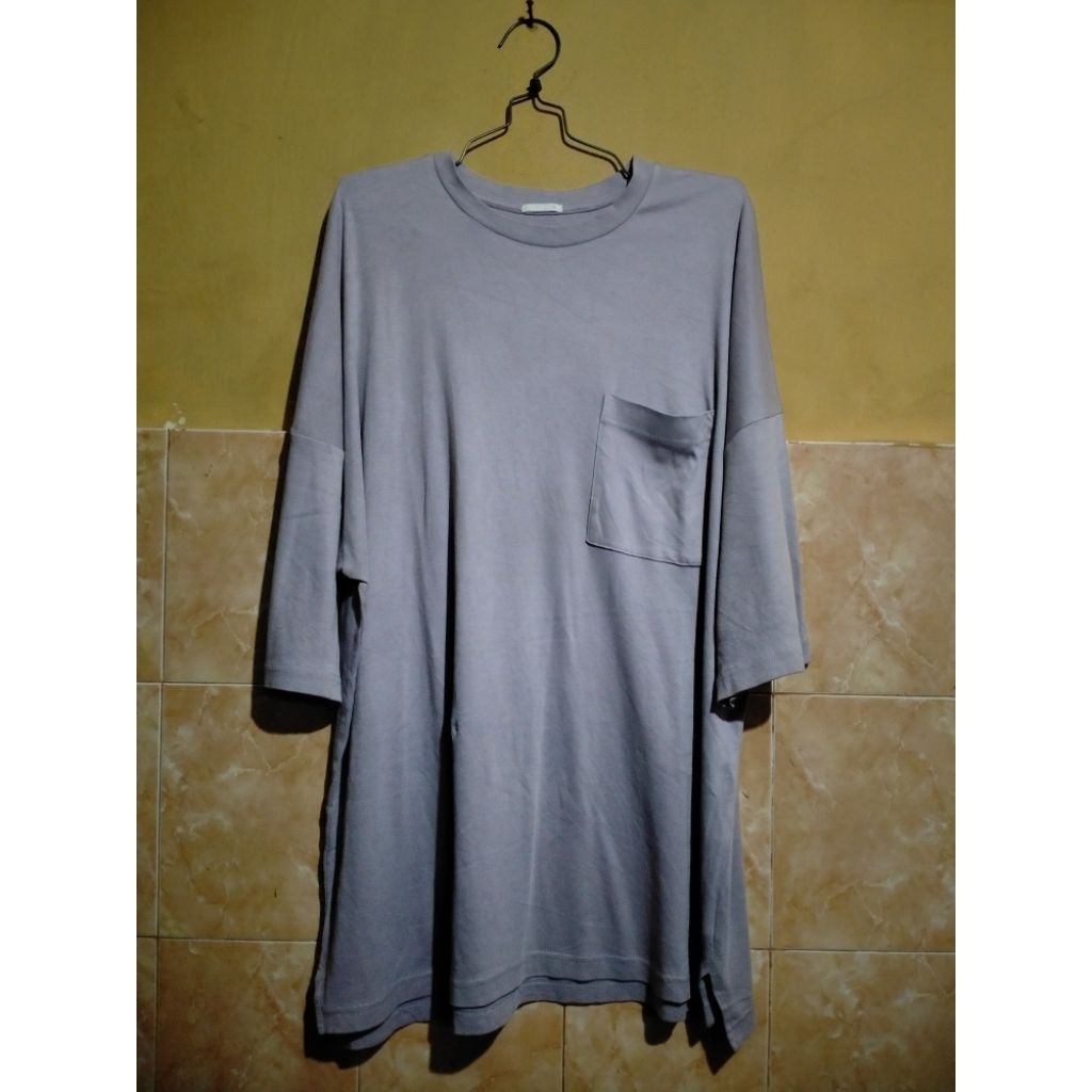 T-shirt Uniqlo GU pocket sz 4xl warna Lilac