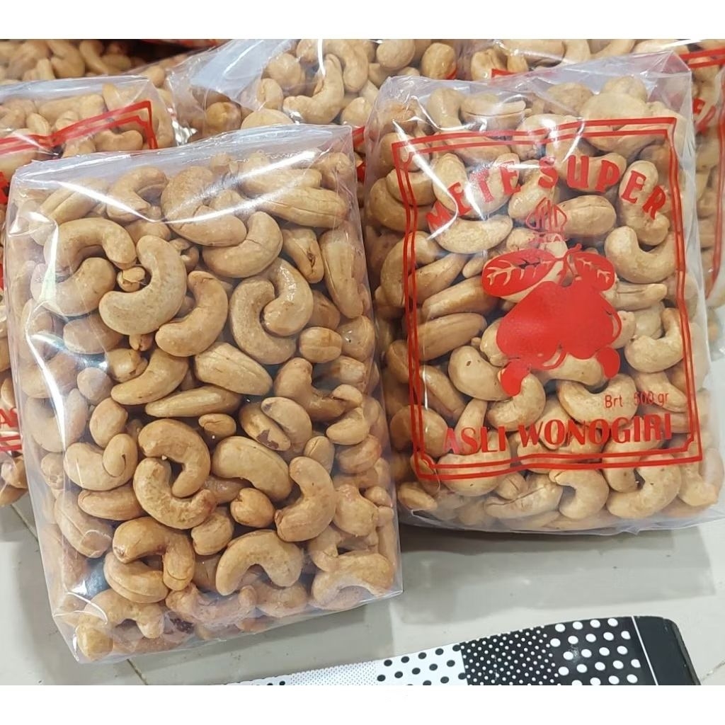 

Kacang Mede Goreng Super Premium Berat 500 Gram Asli Wonogiri