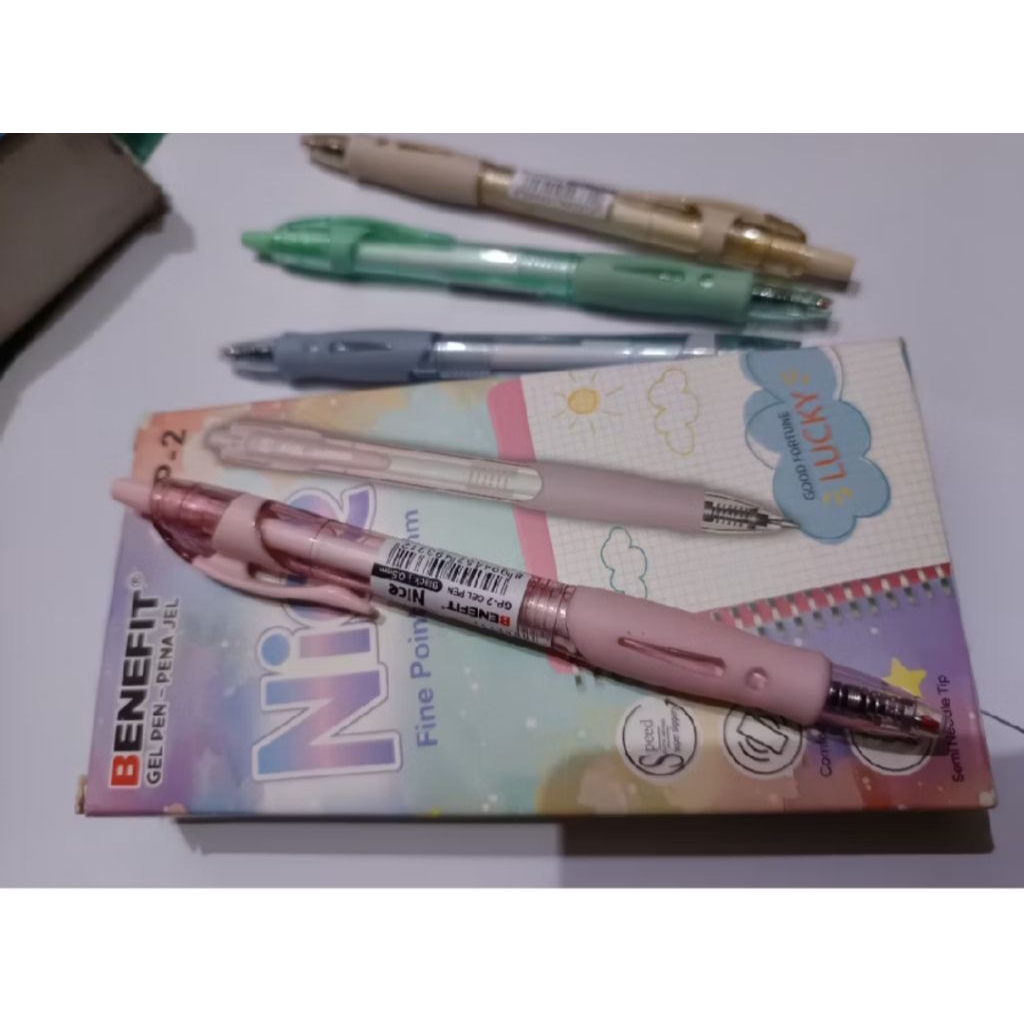 

GEL PEN GP-2 BENEFIT NICE WARNA HITAM (LUSIN)