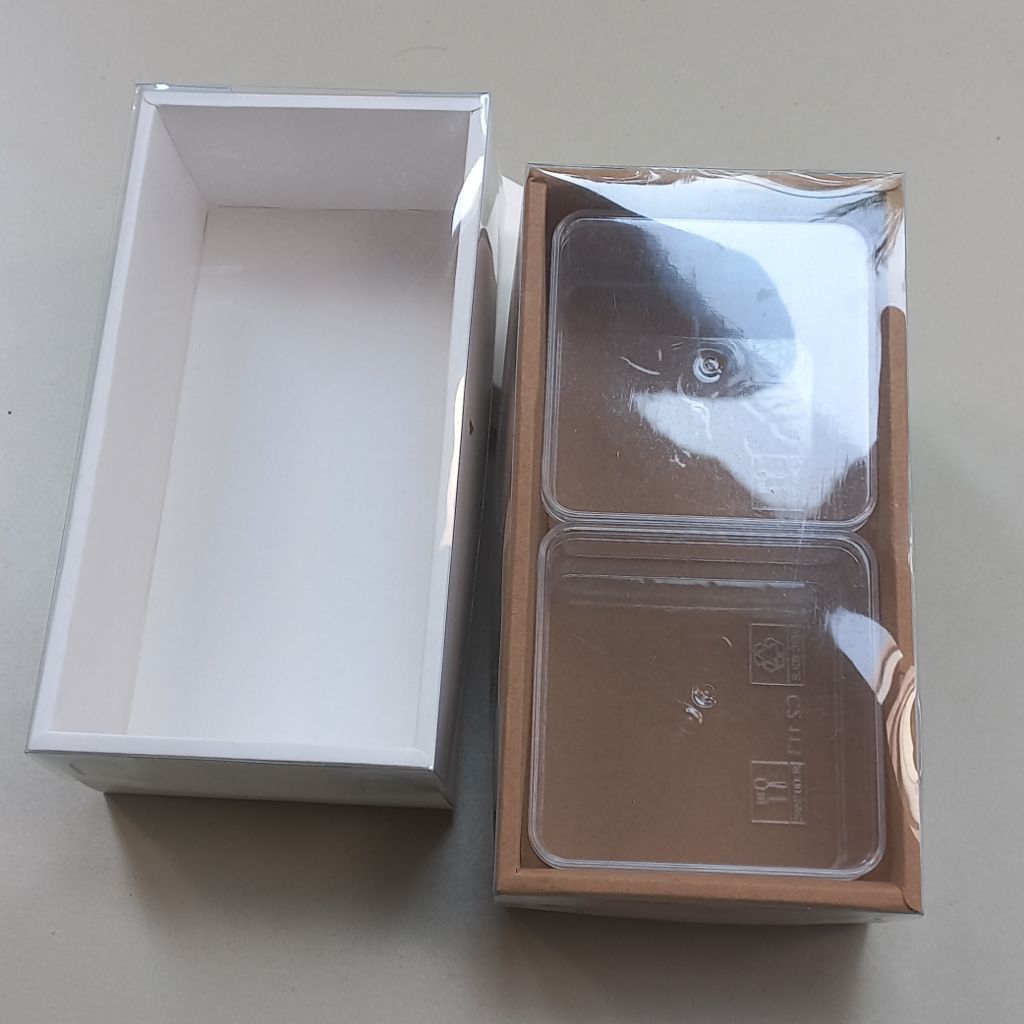 

BOX DOUBLE WALL 20X10X6.5 CM (tutup sliding kertas/ tutup mika atas)