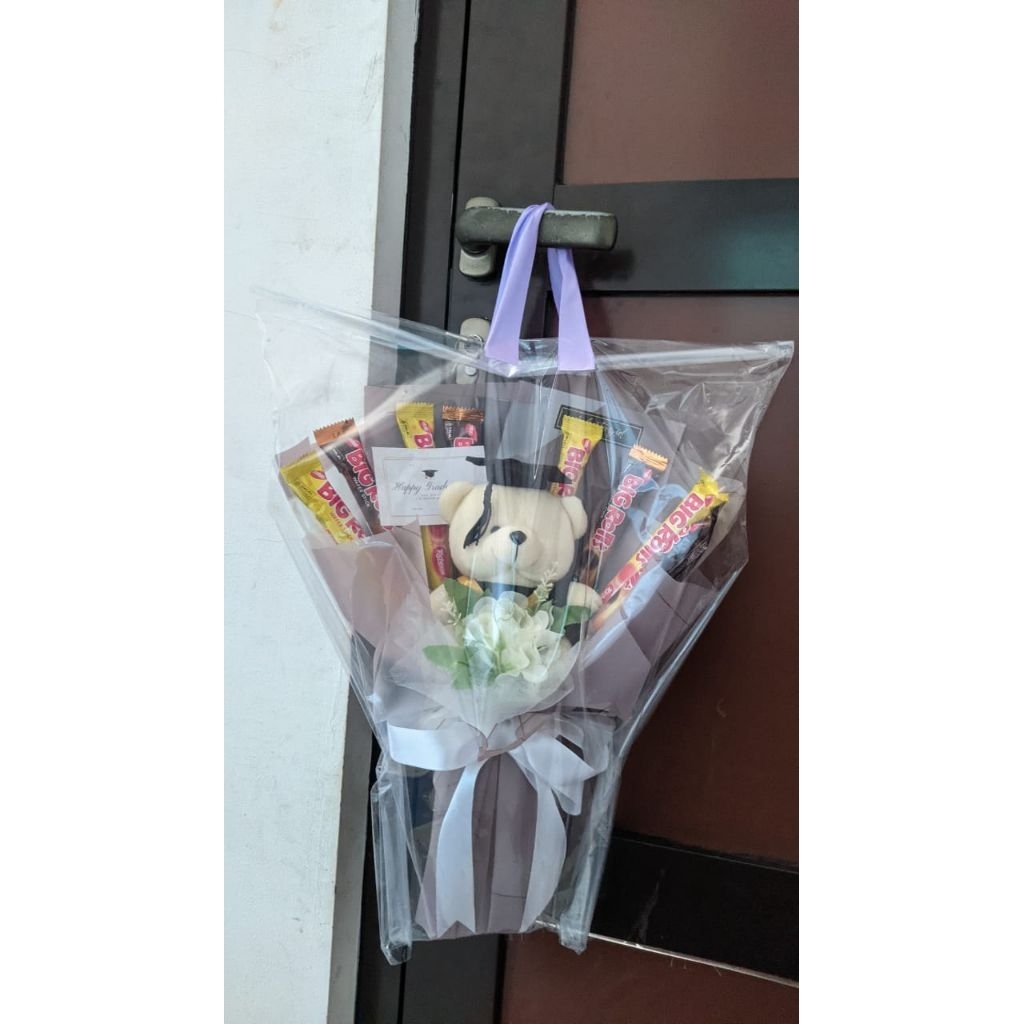 

Buket Boneka + Snack