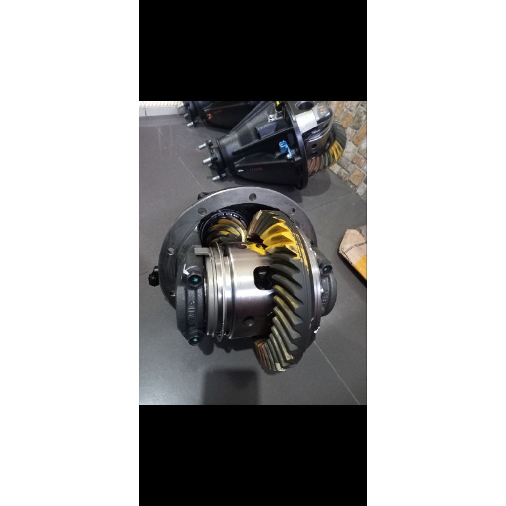 Gardan VRZ Lsd gardan fortuner vrz locker original  gardan belakang VRZ