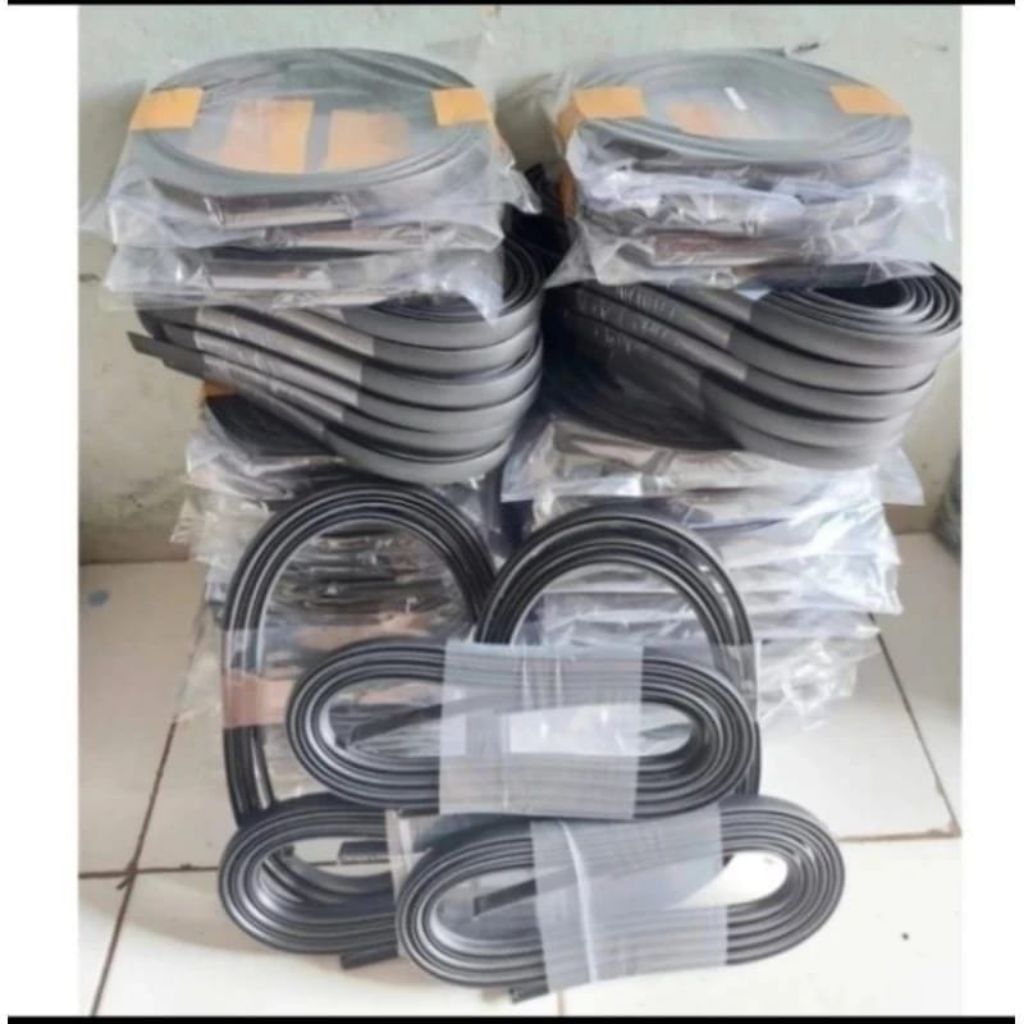 KARET ROOF ATAU MOULDING NISSAN GRAND LIVINA ORIGINAL