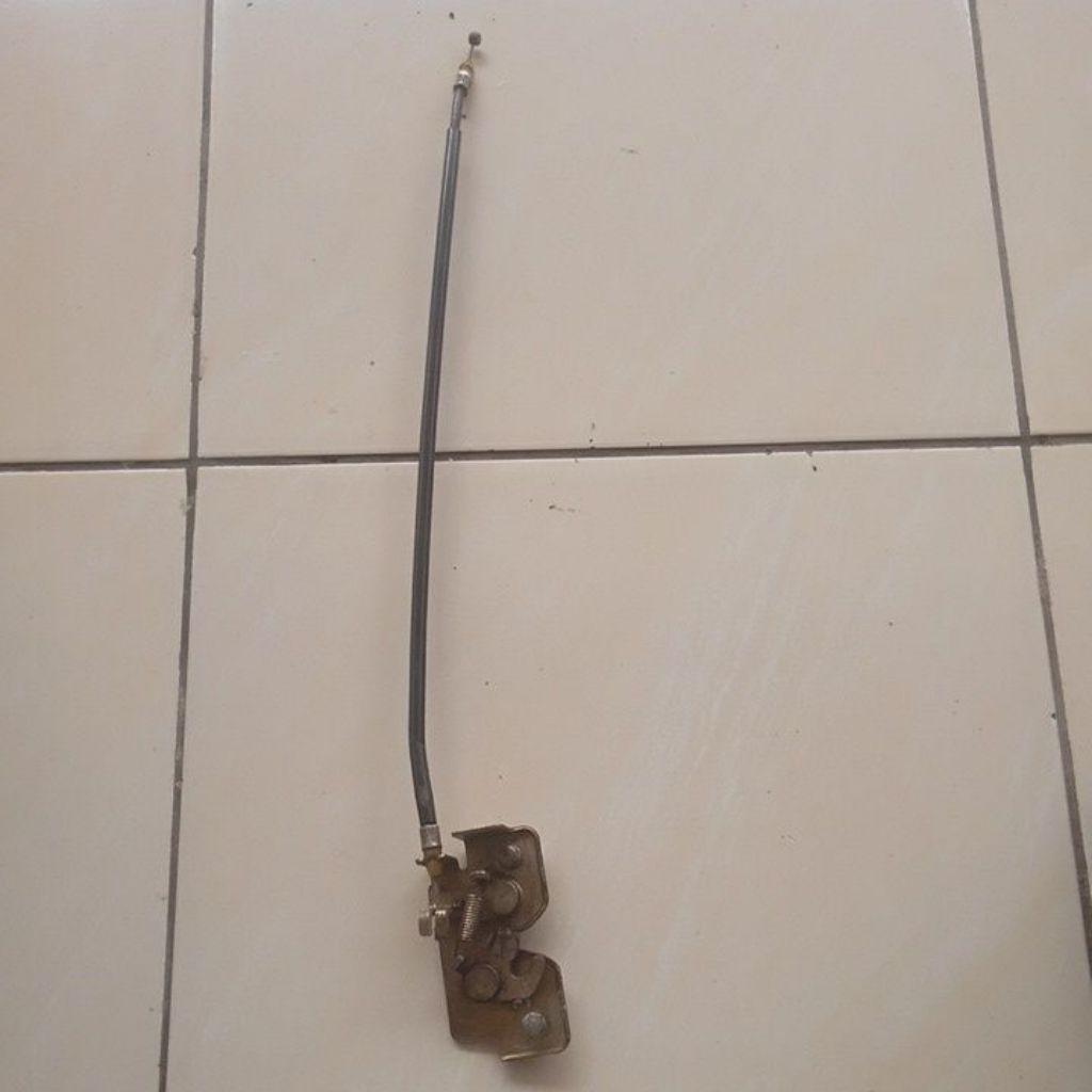 pengunci jok vario 110 karbu vario techno 110 original