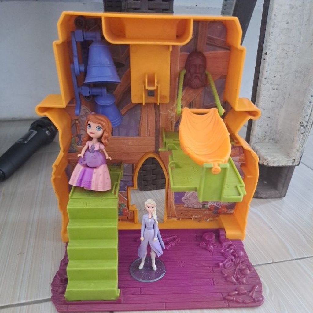 Diorama Rumah Disney
