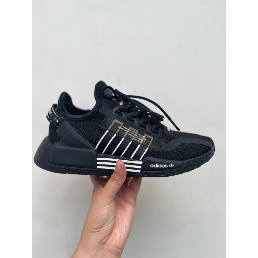Adidas NMD R1 V2